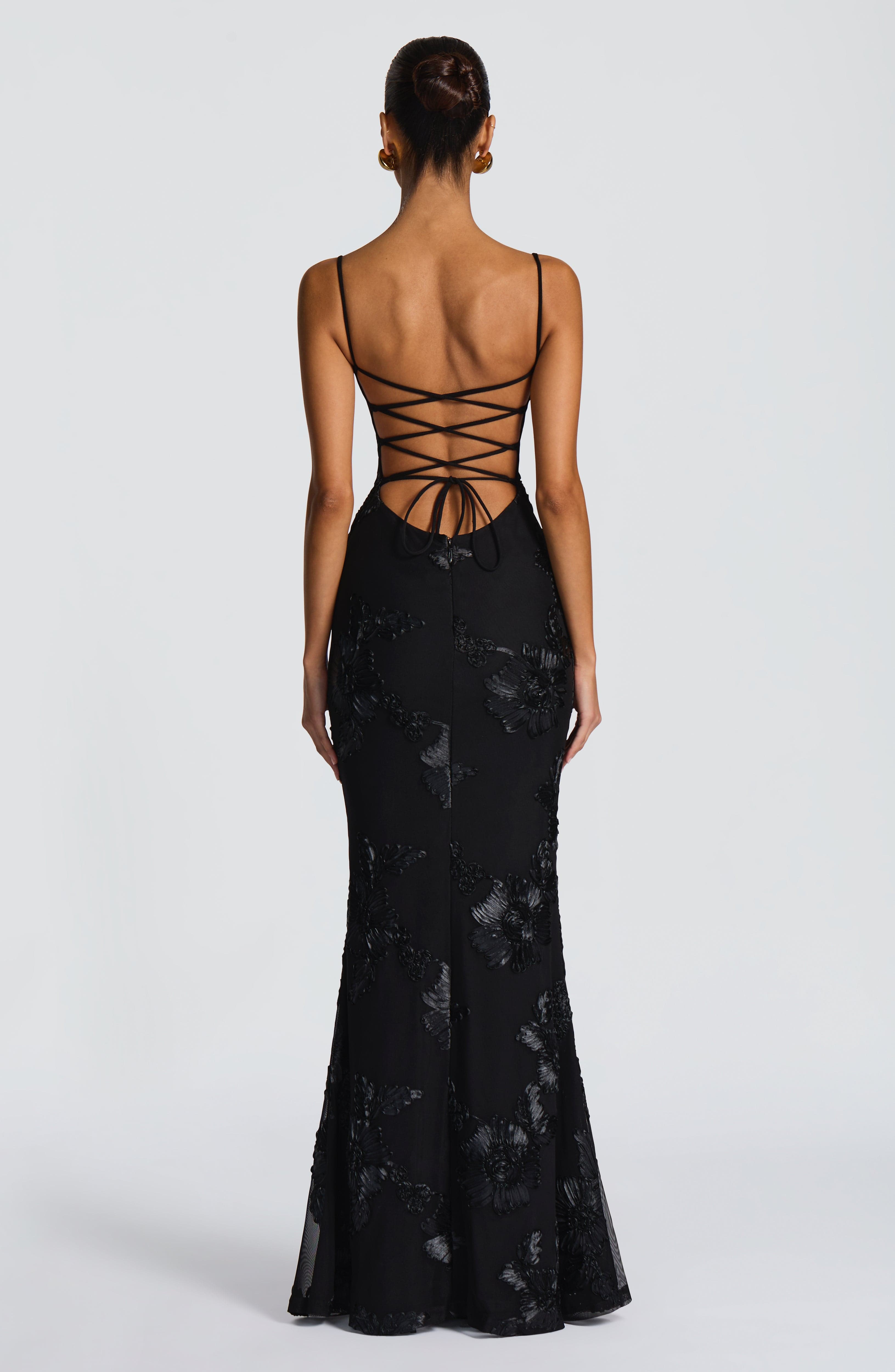 Elara | Structured elegance with exclusive details
