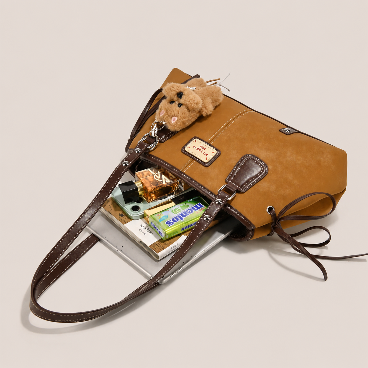 Winnie | Contrast-Stitch Shoulder Bag